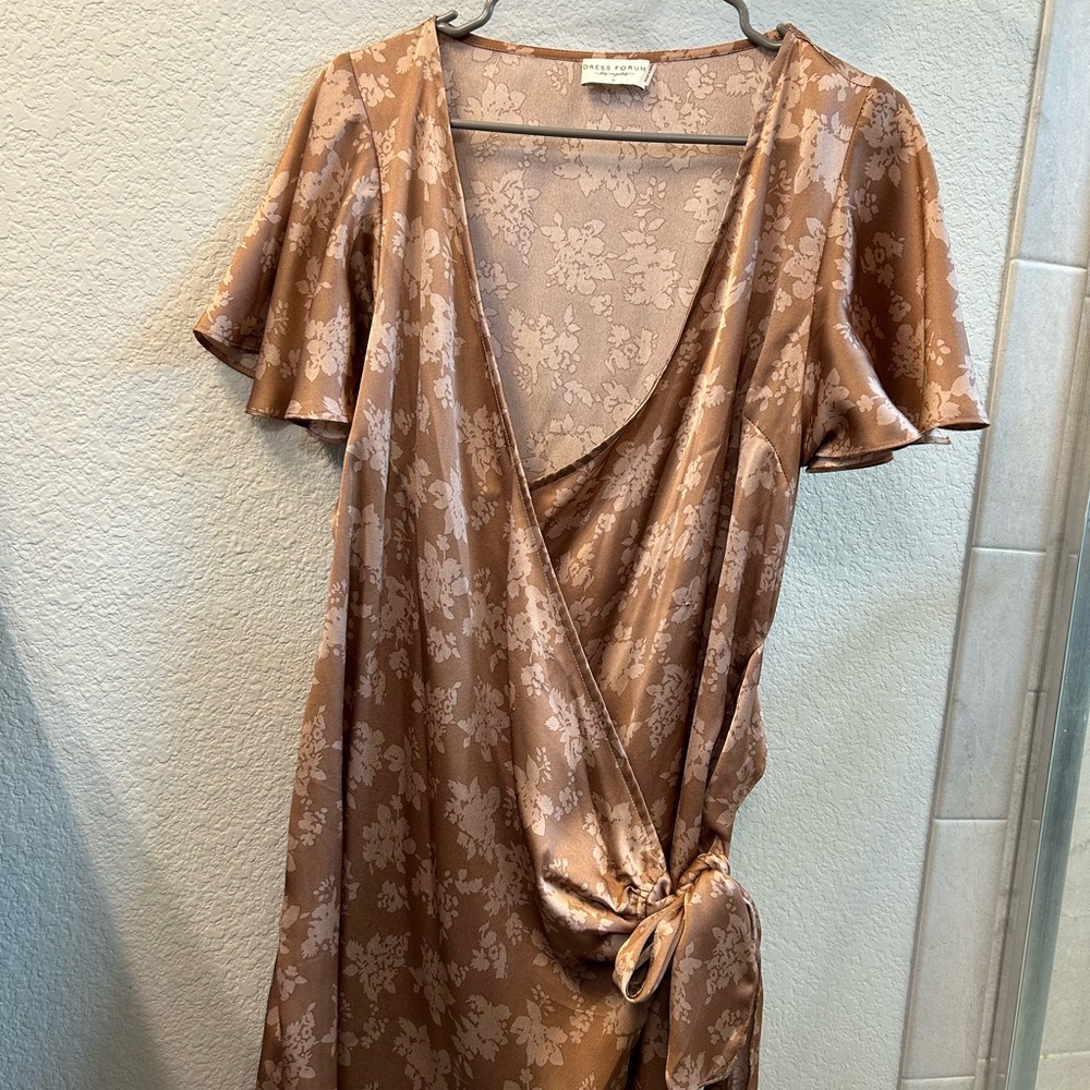 Dress Forum Large satin printed dress